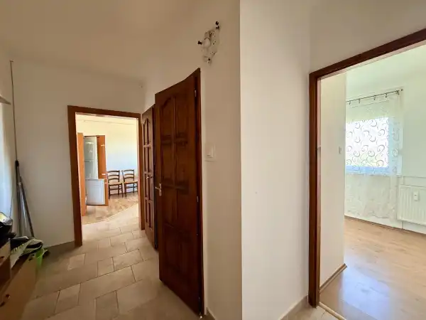 Eladó panellakás, Oroszlány 2+1 szoba 53 m² 35.5 M Ft