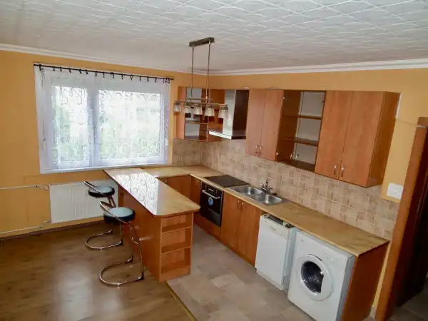 Eladó panellakás, Oroszlány 1+2 szoba 53 m² 36.1 M Ft