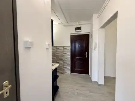 eladó panellakás, Oroszlány