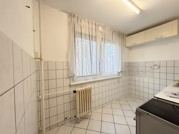 Eladó panellakás, Oroszlány 2+1 szoba 63 m² 32.9 M Ft