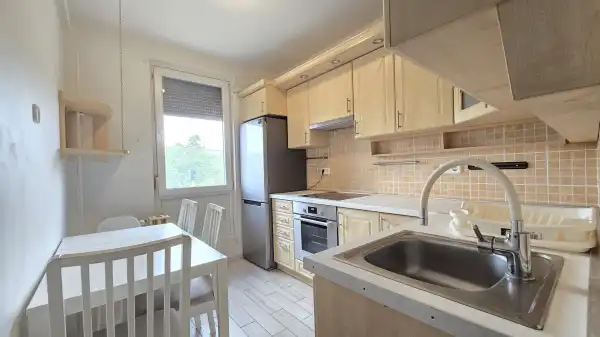 Eladó panellakás, Paks 2+1 szoba 57 m² 40.9 M Ft