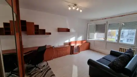 eladó panellakás, Paks