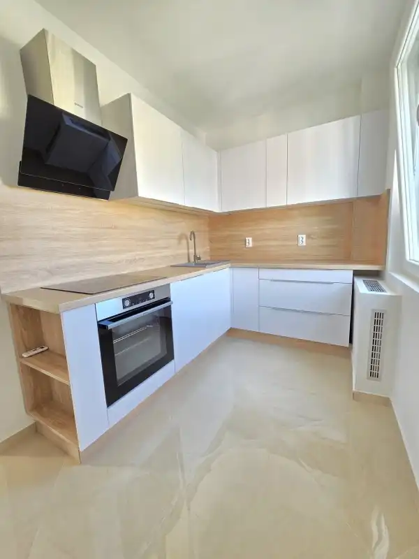 Eladó panellakás, Pécs 2 szoba 52 m² 46.9 M Ft