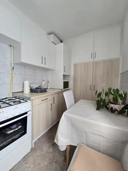 eladó panellakás, Pécs