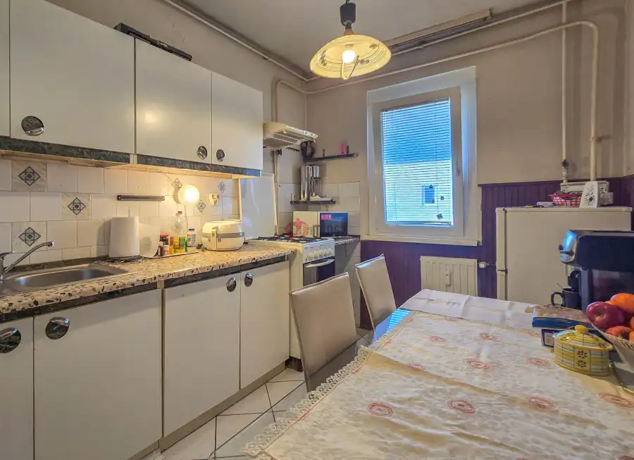 eladó panellakás, Sopron