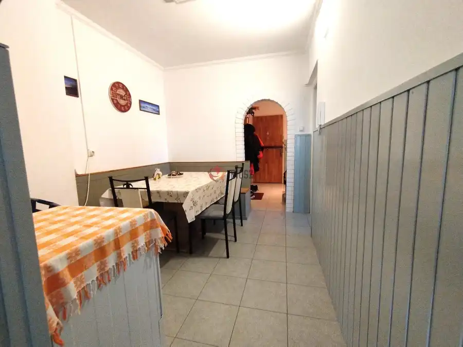 eladó panellakás, Szeged