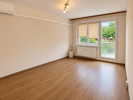 eladó panellakás, Székesfehérvár