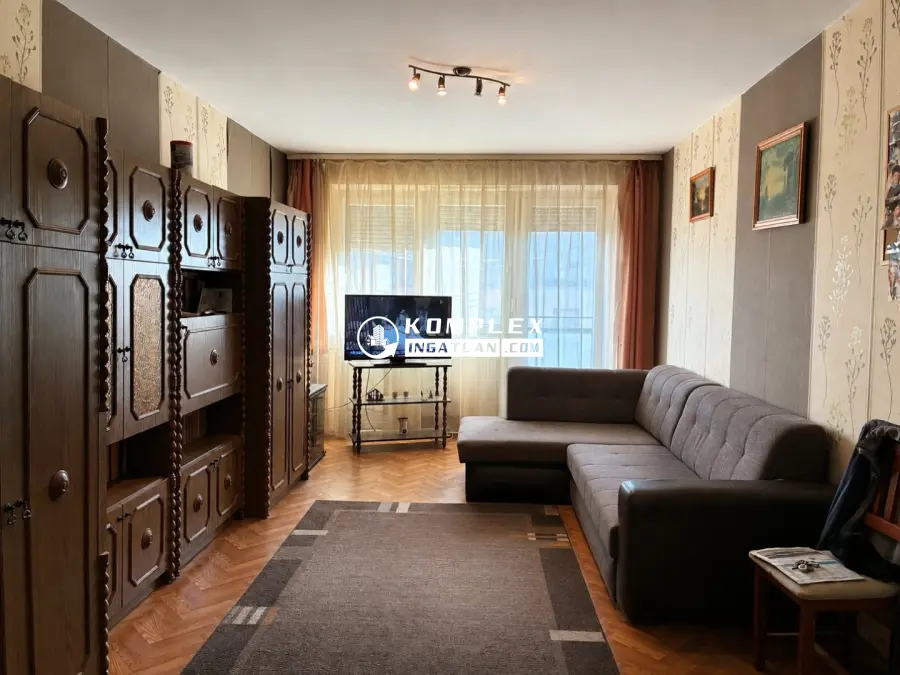 eladó panellakás, Székesfehérvár