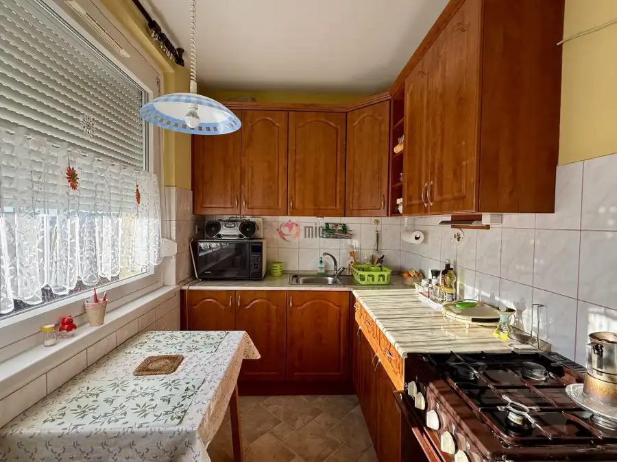 eladó panellakás, Székesfehérvár