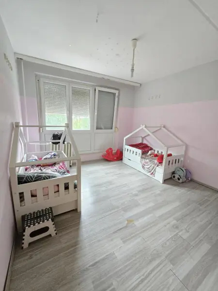 eladó panellakás, Szentlőrinc