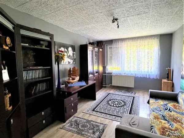 Eladó panellakás, Tatabánya 2 szoba 53 m² 39.9 M Ft
