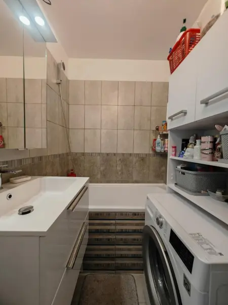 eladó panellakás, Tatabánya