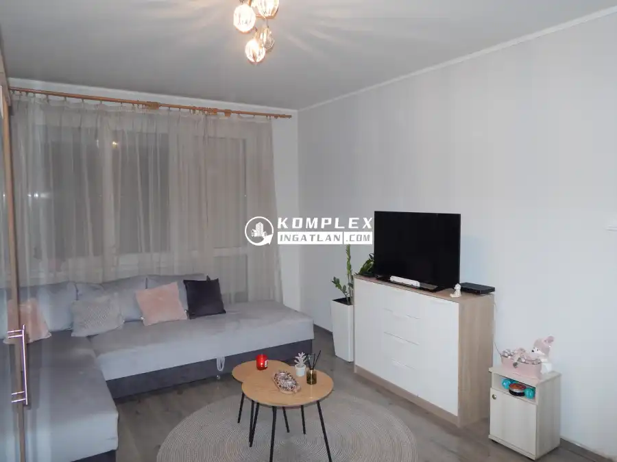 eladó panellakás, Tatabánya