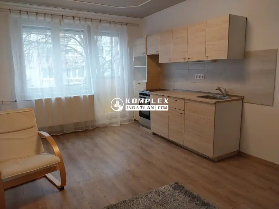 eladó panellakás, Tatabánya