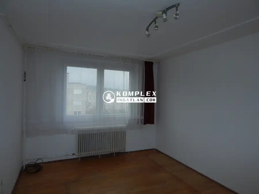 eladó panellakás, Tatabánya