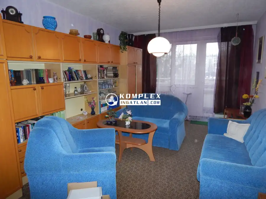 eladó panellakás, Tatabánya