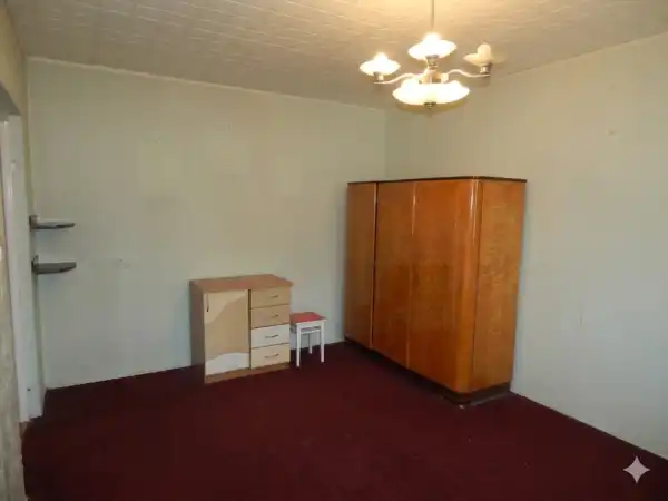 Eladó panellakás, Tatabánya 1+1 szoba 36 m² 27.9 M Ft