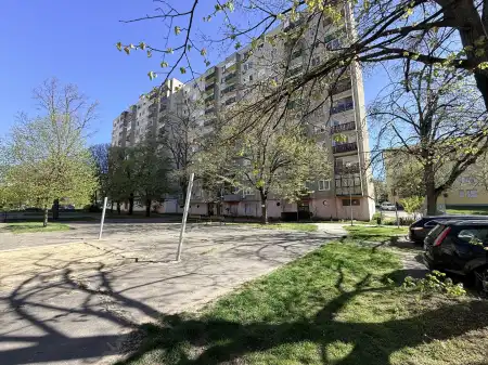 eladó panellakás, Tatabánya