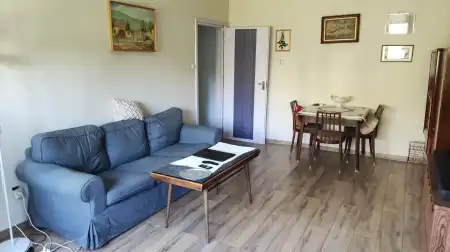 eladó panellakás, Vác