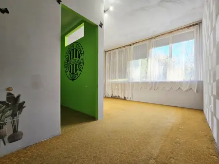 eladó panellakás, Vác