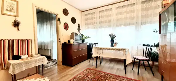 Eladó panellakás, Vác 2 szoba 52 m² 58 M Ft