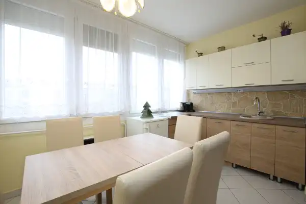 Eladó panellakás, Vác 2 szoba 58 m² 59.9 M Ft