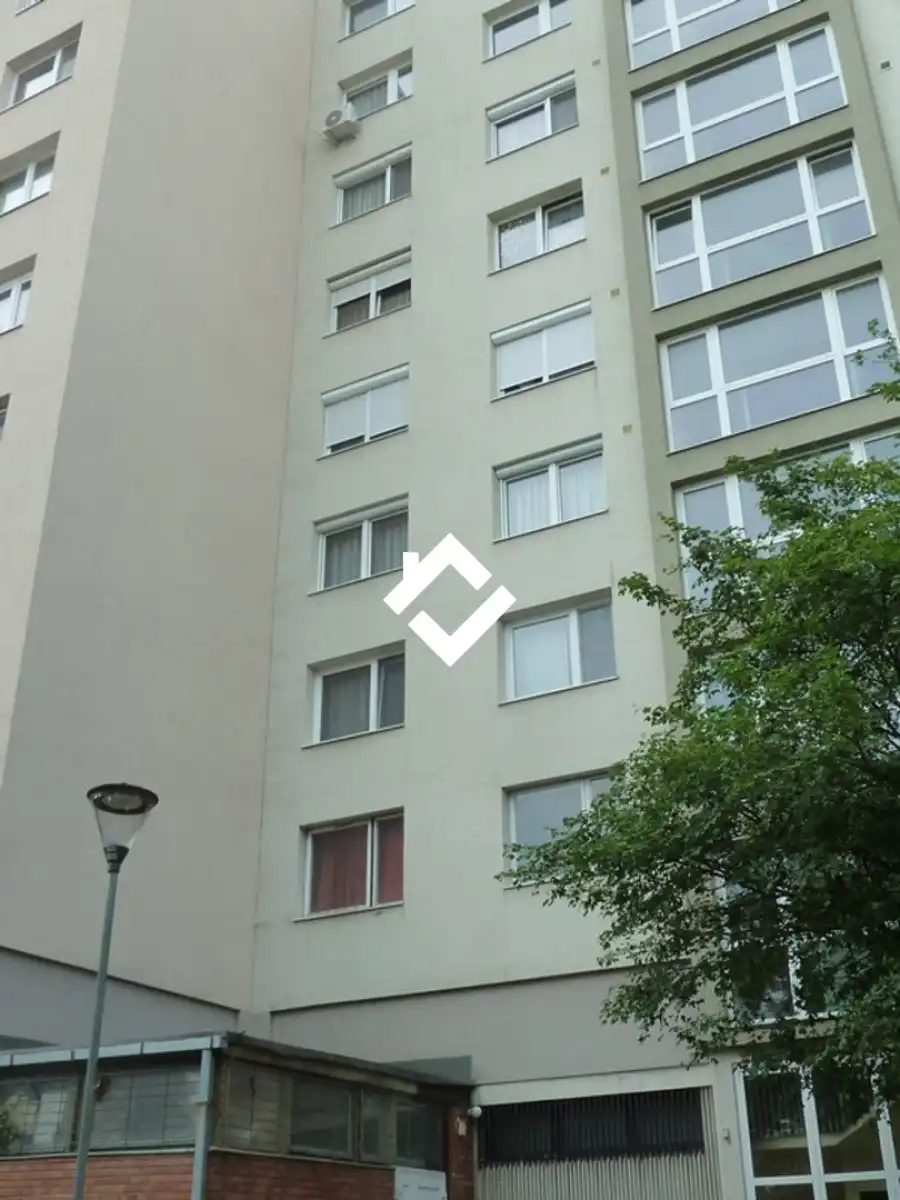 eladó panellakás, Veszprém