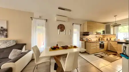 eladó sorház, Fót