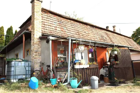 eladó sorház, Pécel