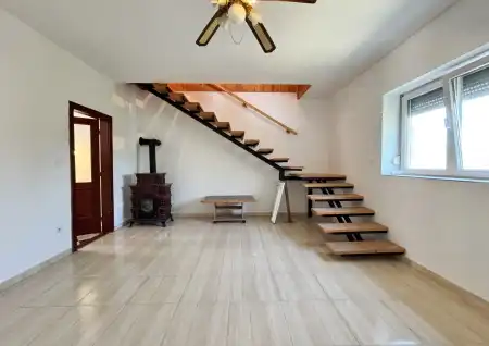 eladó sorház, Szokolya