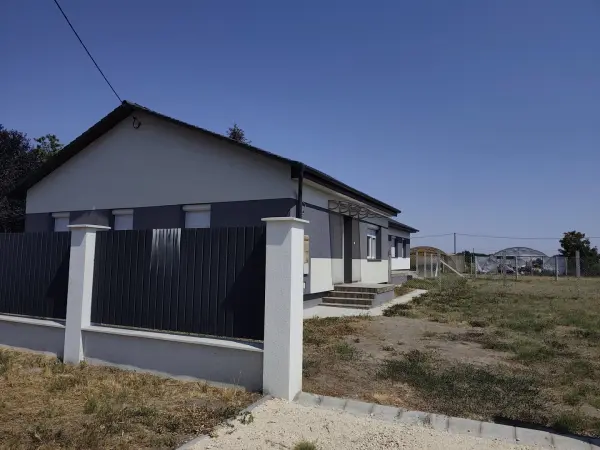 Eladó sorház, Tiszakécske 5 szoba 204 m² 159.7 M Ft
