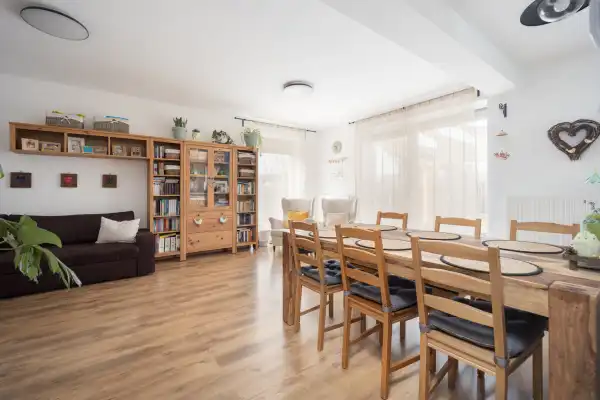 Eladó sorház, Vác 4 szoba 96 m² 98.9 M Ft