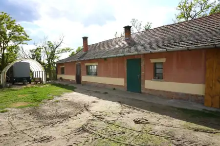eladó tanya, Balástya