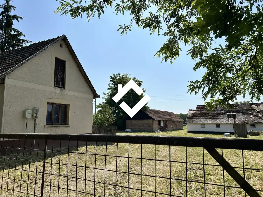 eladó tanya, Lajosmizse