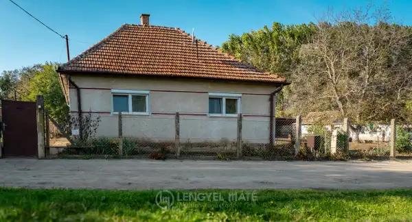 Eladó tanya, Nyíregyháza 3+2 szoba 96 m² 28 M Ft