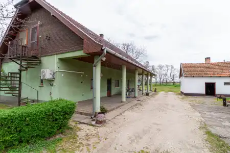 eladó tanya, Petőfiszállás