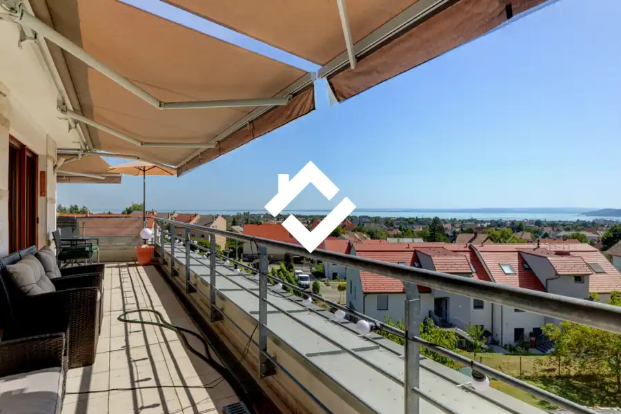 eladó téglalakás, Balatonfüred