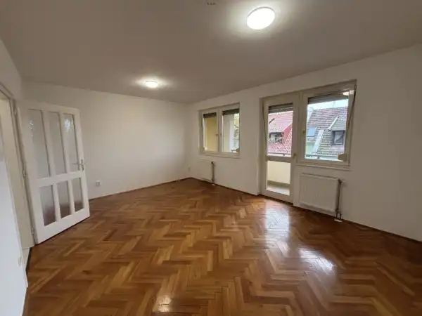 Eladó téglalakás, Békéscsaba 2 szoba 67 m² 52.8 M Ft