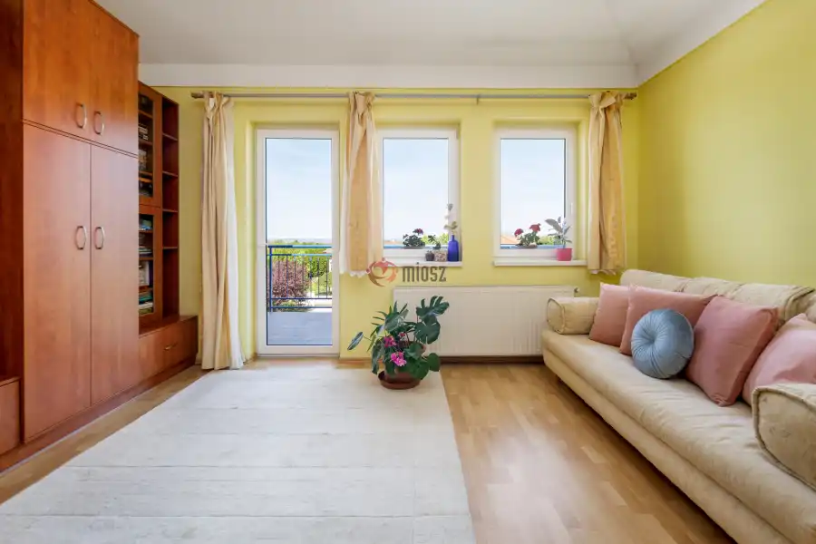 eladó téglalakás, Biatorbágy