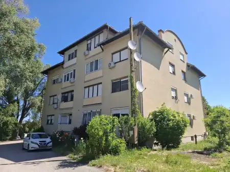 eladó téglalakás, Bicske