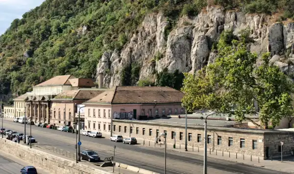 Eladó téglalakás, Budapest, I. kerület 2 szoba 48 m² 75.9 M Ft