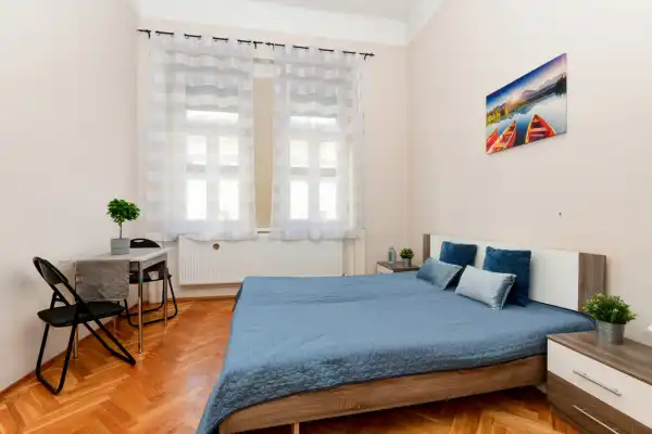 Eladó téglalakás, Budapest, VI. kerület 3 szoba 80 m² 93.9 M Ft
