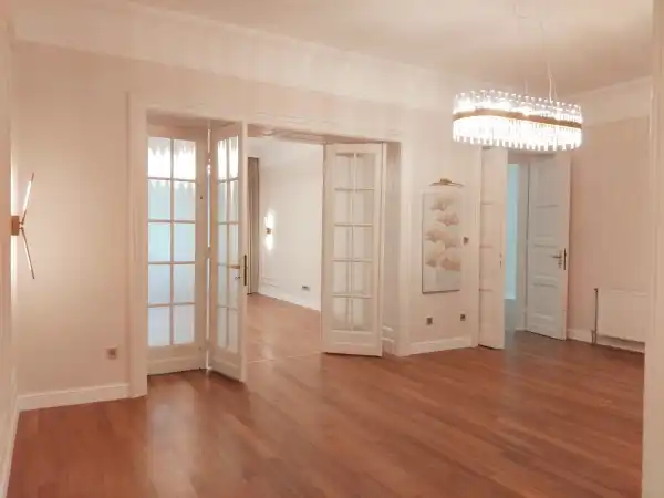 Eladó téglalakás, Budapest, VI. kerület 5 szoba 153 m² 299.9 M Ft