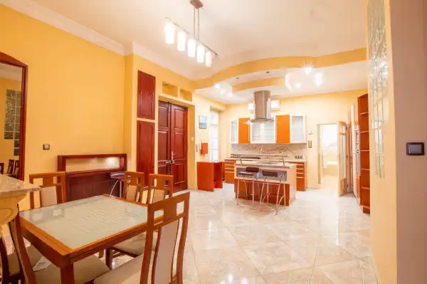 Eladó téglalakás, Budapest, VI. kerület 3 szoba 98 m² 124 M Ft