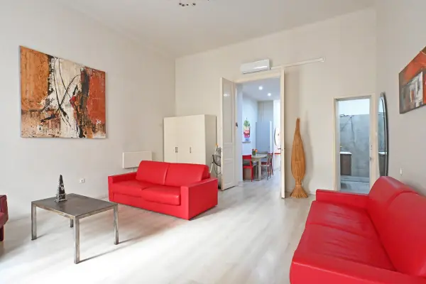 Eladó téglalakás, Budapest, VI. kerület 2 szoba 60 m² 120 M Ft