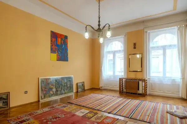 Eladó téglalakás, Budapest, VI. kerület 4 szoba 103 m² 112.9 M Ft