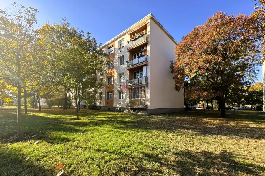eladó téglalakás, Budapest, XVI. kerület