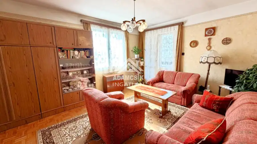 eladó téglalakás, Dabas