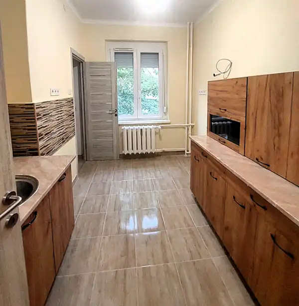 Eladó téglalakás, Dunaújváros 3 szoba 66 m² 38.9 M Ft