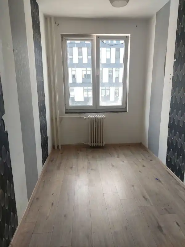 Eladó téglalakás, Dunaújváros 1+1 szoba 44 m² 24.5 M Ft